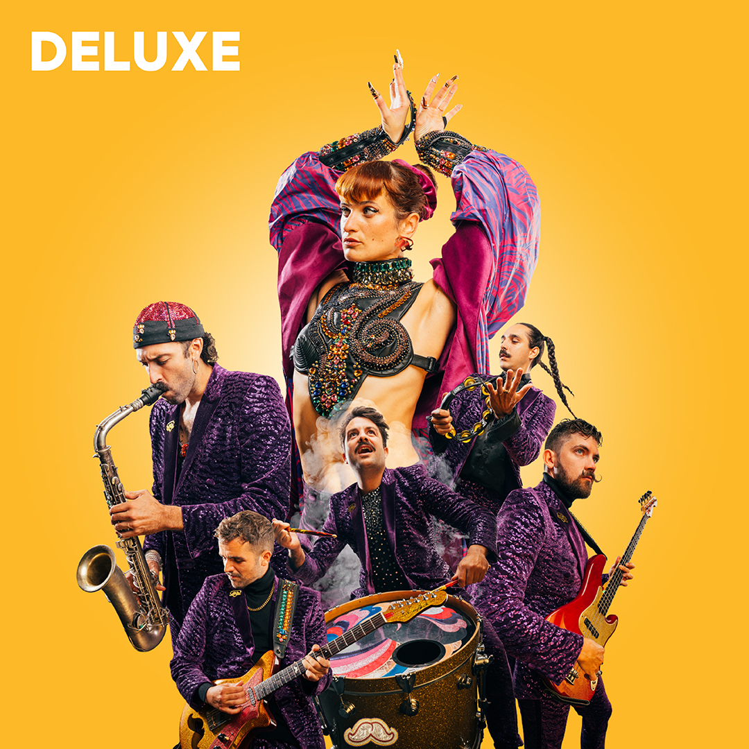 DELUXE